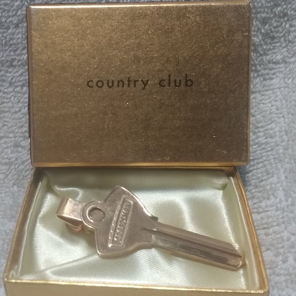 Country Club Craftsmen Gold Plated Key Shape Tie Clip W/Box Great Vintage